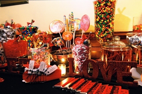 Add a sign inviting your guests to your candy buffet table