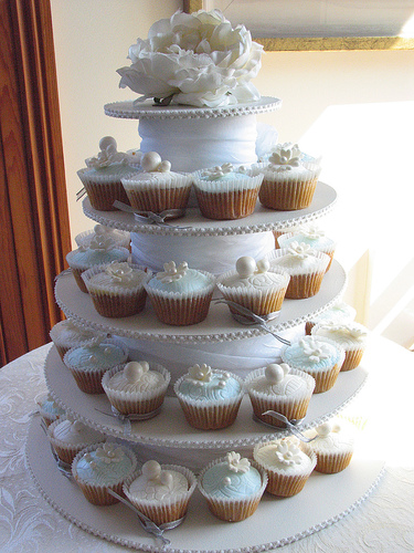  cuteness of a cupcake and tradition of a wedding cake just have both
